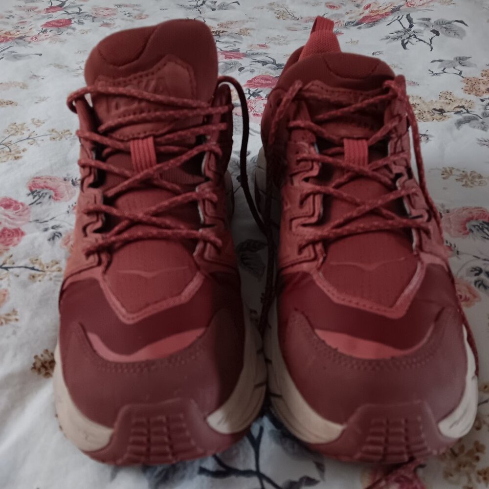 Hoka One One 9.5B (wide) Burgundy women's 42EU